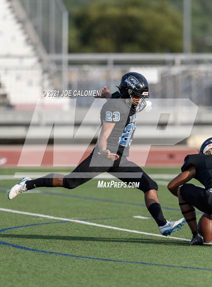 Thumbnail 3 in Clark vs Harlan photogallery.
