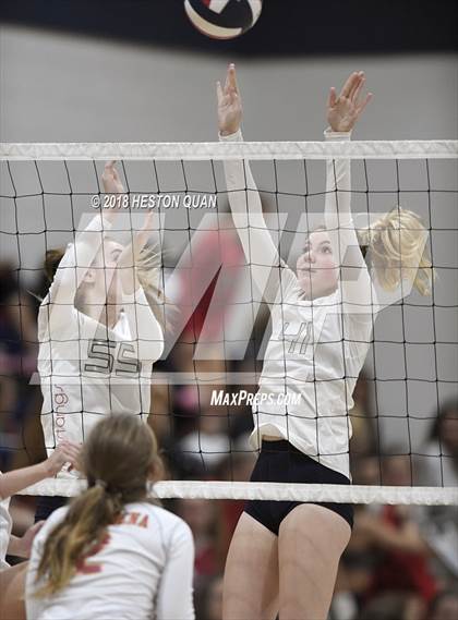 Thumbnail 1 in El Modena @ Yorba Linda photogallery.