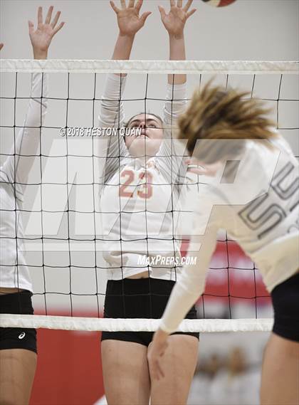 Thumbnail 1 in El Modena @ Yorba Linda photogallery.
