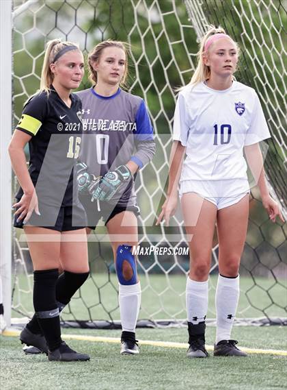 Thumbnail 1 in Fruita Monument vs Rock Canyon (CHSAA 5A Championship - Round 1) photogallery.