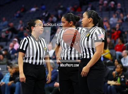 Thumbnail 2 in Rosary Academy vs. Bishop O'Dowd (CIF State D1 Final) photogallery.