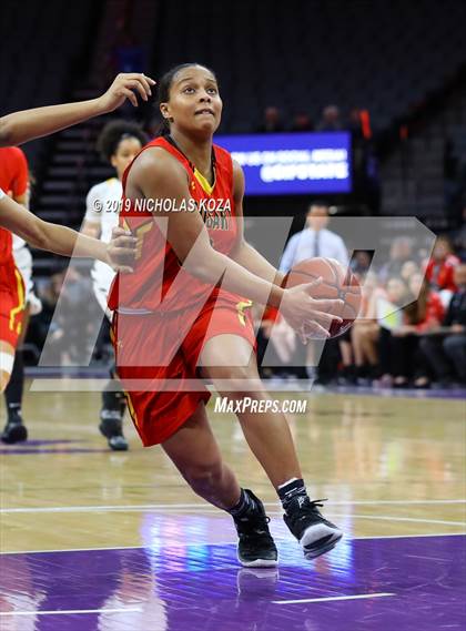 Thumbnail 2 in Rosary Academy vs. Bishop O'Dowd (CIF State D1 Final) photogallery.