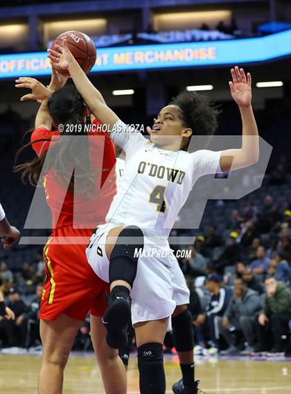 Thumbnail 3 in Rosary Academy vs. Bishop O'Dowd (CIF State D1 Final) photogallery.