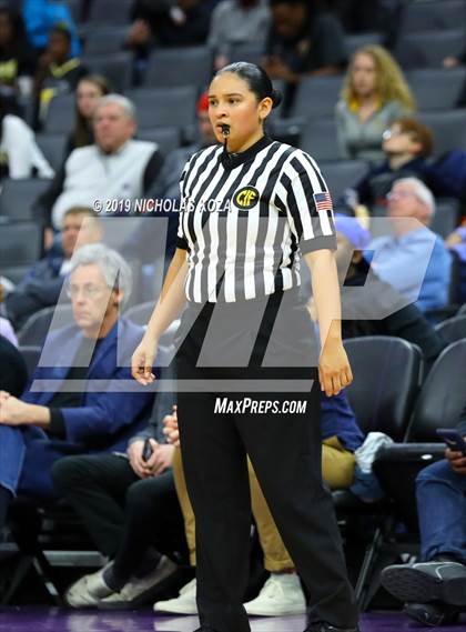 Thumbnail 2 in Rosary Academy vs. Bishop O'Dowd (CIF State D1 Final) photogallery.