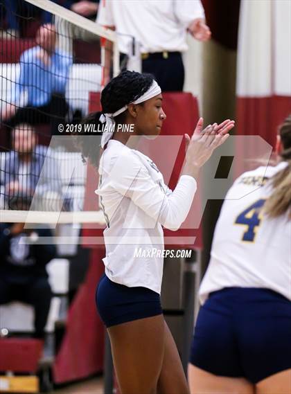 Thumbnail 2 in Pine Bush vs. Ossining (NYSPHSAA Class AA Regional Semifinal) photogallery.