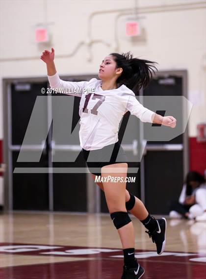 Thumbnail 2 in Pine Bush vs. Ossining (NYSPHSAA Class AA Regional Semifinal) photogallery.