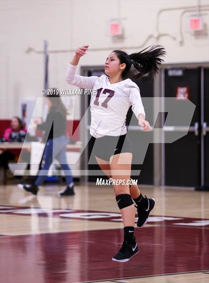Thumbnail 1 in Pine Bush vs. Ossining (NYSPHSAA Class AA Regional Semifinal) photogallery.