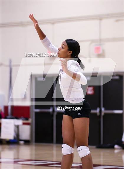 Thumbnail 3 in Pine Bush vs. Ossining (NYSPHSAA Class AA Regional Semifinal) photogallery.