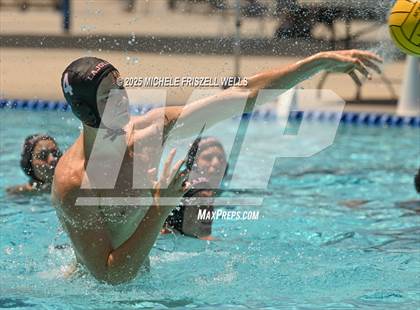 Thumbnail 2 in La Jolla vs Torrey Pines (18th Annual Draz Classic) photogallery.