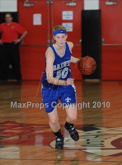 Thumbnail 3 in Osseo-Fairchild vs St. Croix Falls (WIAA D3 Sectional Semifinal) photogallery.