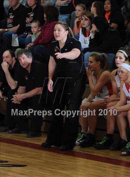 Thumbnail 2 in Osseo-Fairchild vs St. Croix Falls (WIAA D3 Sectional Semifinal) photogallery.