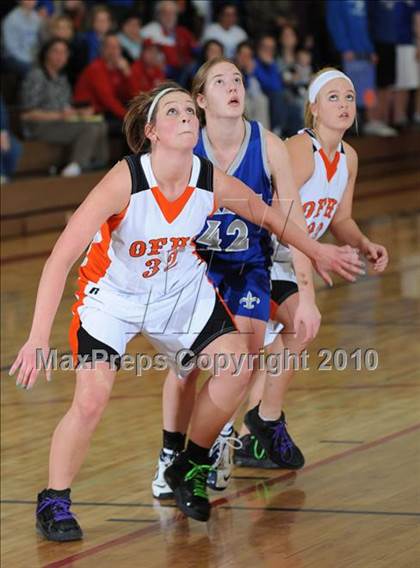 Thumbnail 2 in Osseo-Fairchild vs St. Croix Falls (WIAA D3 Sectional Semifinal) photogallery.