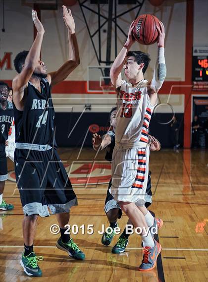 Thumbnail 2 in Butler @ Grissom photogallery.