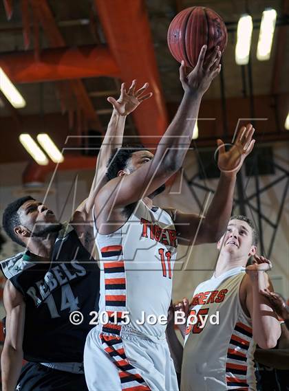 Thumbnail 1 in Butler @ Grissom photogallery.