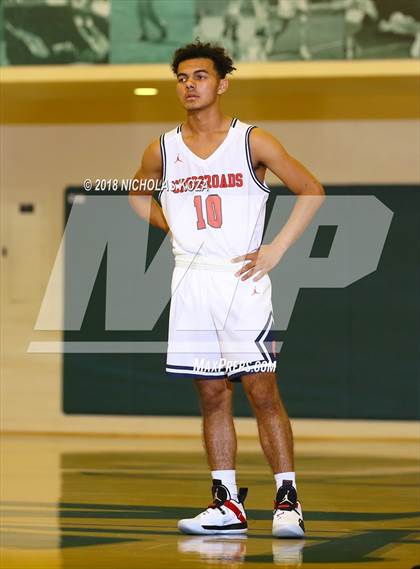 Thumbnail 2 in Crossroads vs. Taft (St. Monica Tournament) photogallery.