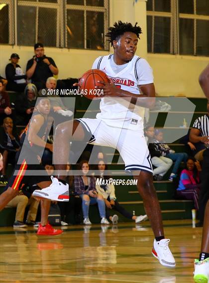 Thumbnail 3 in Crossroads vs. Taft (St. Monica Tournament) photogallery.