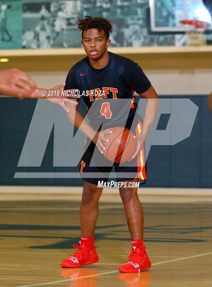 Thumbnail 1 in Crossroads vs. Taft (St. Monica Tournament) photogallery.