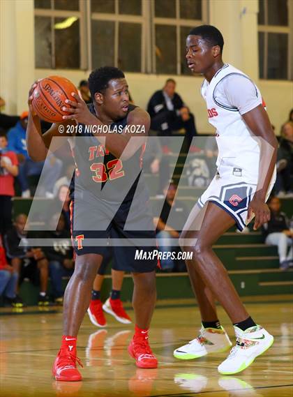 Thumbnail 2 in Crossroads vs. Taft (St. Monica Tournament) photogallery.