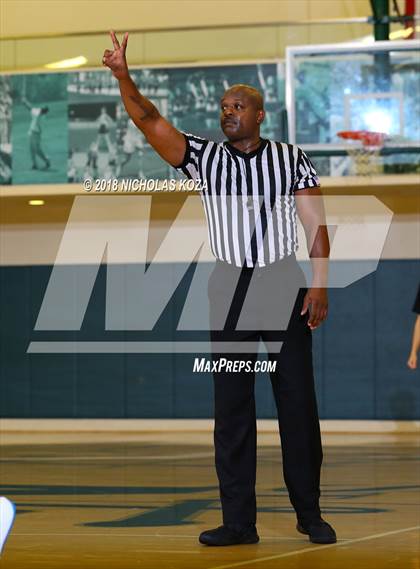 Thumbnail 2 in Crossroads vs. Taft (St. Monica Tournament) photogallery.