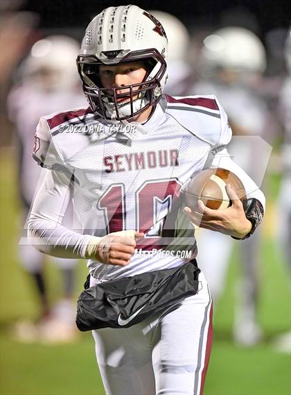 Thumbnail 2 in Santo vs Seymour (Texas UIL 2A-2 Bi-District) photogallery.