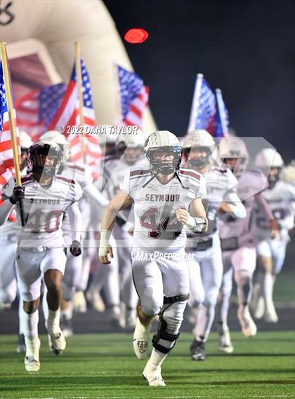 Thumbnail 3 in Santo vs Seymour (Texas UIL 2A-2 Bi-District) photogallery.