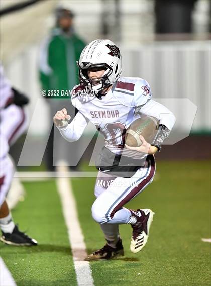 Thumbnail 2 in Santo vs Seymour (Texas UIL 2A-2 Bi-District) photogallery.