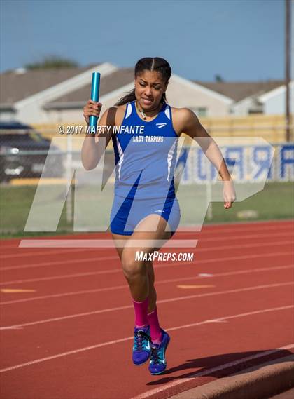 Thumbnail 2 in Tarpon Relays photogallery.