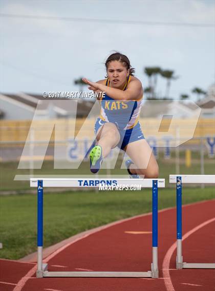 Thumbnail 2 in Tarpon Relays photogallery.