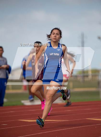 Thumbnail 2 in Tarpon Relays photogallery.