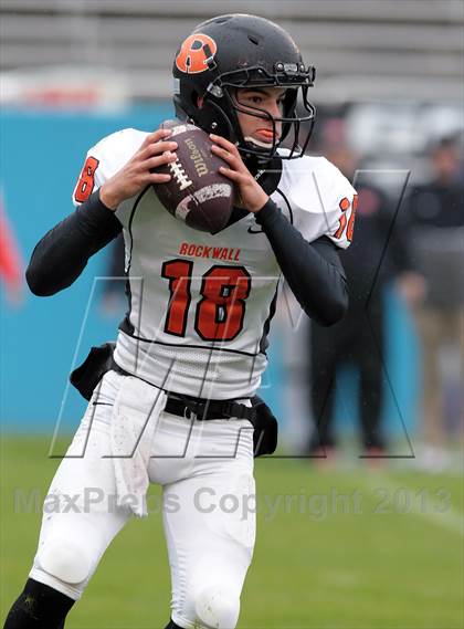 Thumbnail 2 in Dallas Jesuit vs. Rockwall (UIL 5A Area Playoff) photogallery.