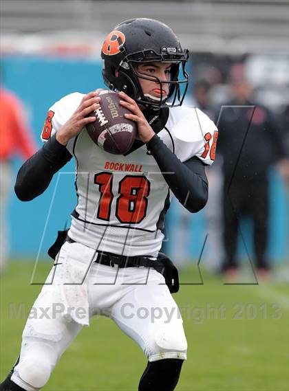 Thumbnail 3 in Dallas Jesuit vs. Rockwall (UIL 5A Area Playoff) photogallery.