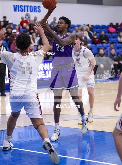 Thumbnail 1 in Fayetteville vs Logan-Rogersville (Bill Rowe's Queen City Classic) photogallery.