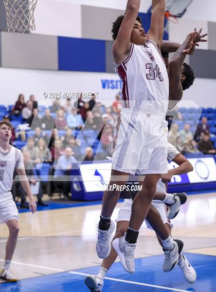 Thumbnail 3 in Fayetteville vs Logan-Rogersville (Bill Rowe's Queen City Classic) photogallery.