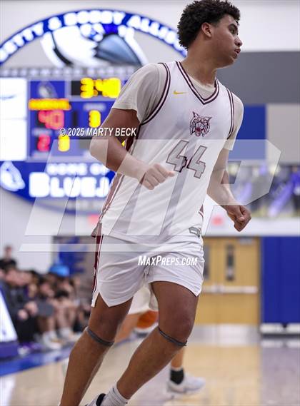 Thumbnail 2 in Fayetteville vs Logan-Rogersville (Bill Rowe's Queen City Classic) photogallery.