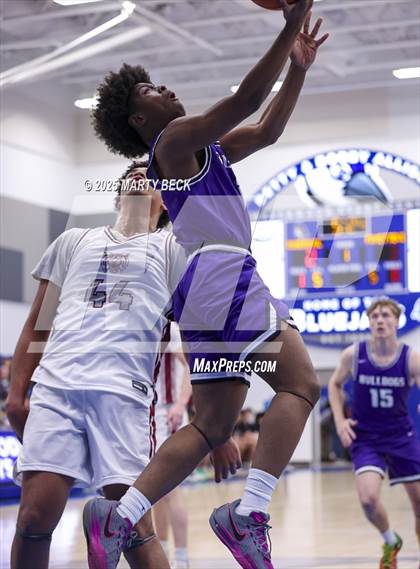 Thumbnail 3 in Fayetteville vs Logan-Rogersville (Bill Rowe's Queen City Classic) photogallery.