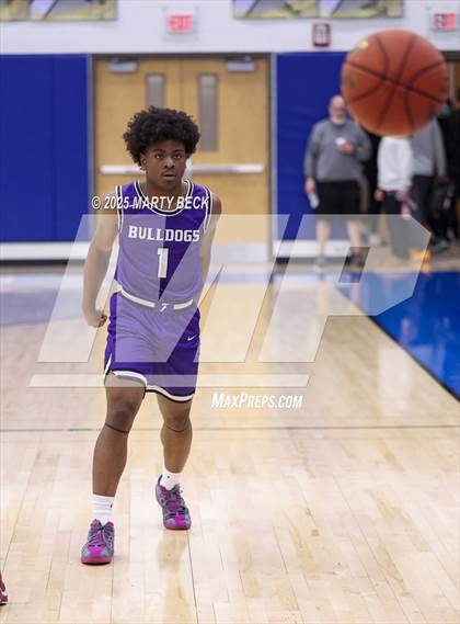 Thumbnail 2 in Fayetteville vs Logan-Rogersville (Bill Rowe's Queen City Classic) photogallery.