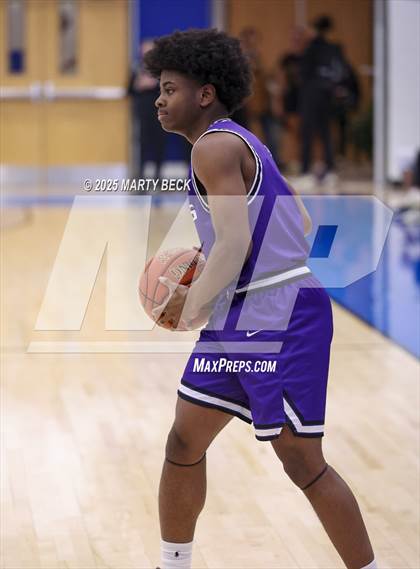 Thumbnail 1 in Fayetteville vs Logan-Rogersville (Bill Rowe's Queen City Classic) photogallery.