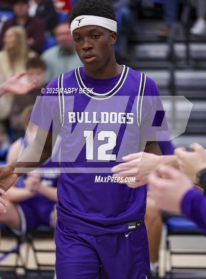 Thumbnail 3 in Fayetteville vs Logan-Rogersville (Bill Rowe's Queen City Classic) photogallery.