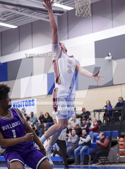 Thumbnail 2 in Fayetteville vs Logan-Rogersville (Bill Rowe's Queen City Classic) photogallery.