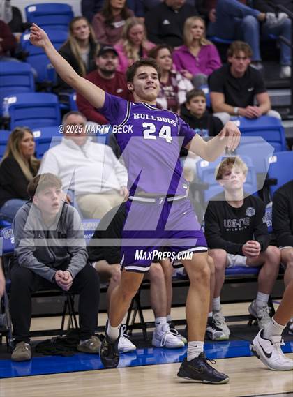 Thumbnail 3 in Fayetteville vs Logan-Rogersville (Bill Rowe's Queen City Classic) photogallery.