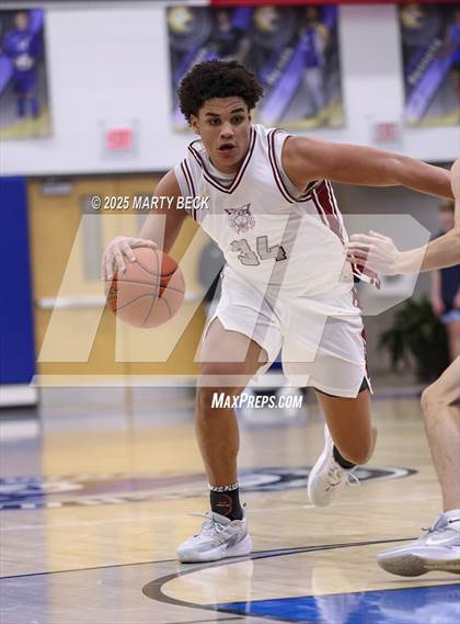 Thumbnail 3 in Fayetteville vs Logan-Rogersville (Bill Rowe's Queen City Classic) photogallery.