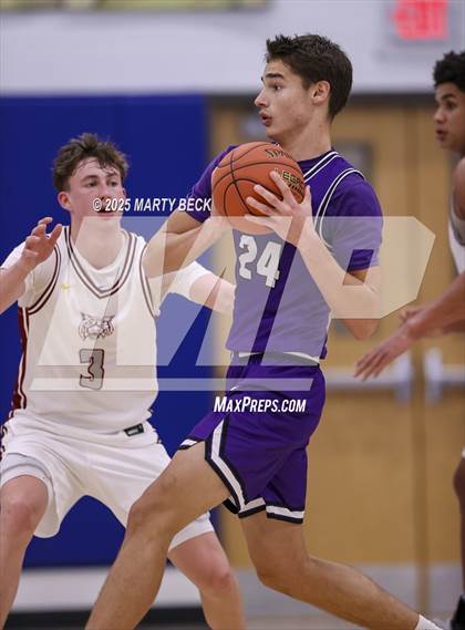 Thumbnail 1 in Fayetteville vs Logan-Rogersville (Bill Rowe's Queen City Classic) photogallery.