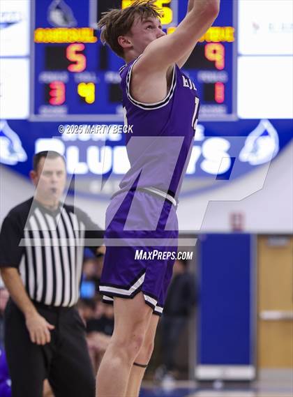 Thumbnail 3 in Fayetteville vs Logan-Rogersville (Bill Rowe's Queen City Classic) photogallery.