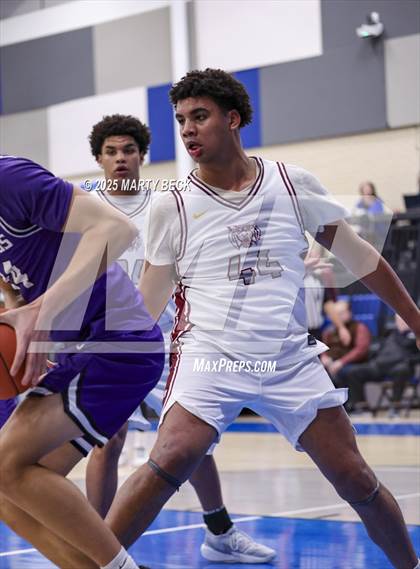 Thumbnail 1 in Fayetteville vs Logan-Rogersville (Bill Rowe's Queen City Classic) photogallery.