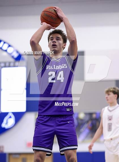 Thumbnail 2 in Fayetteville vs Logan-Rogersville (Bill Rowe's Queen City Classic) photogallery.