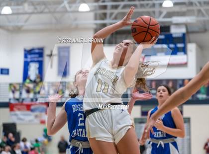 Thumbnail 2 in Indianapolis Bishop Chatard @ Cathedral photogallery.