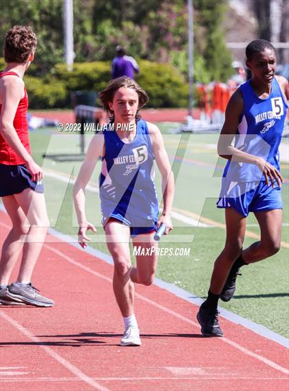 Thumbnail 2 in Kingston Tiger Relays (Boys Morning Races) photogallery.