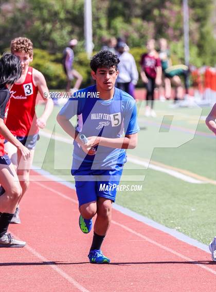 Thumbnail 2 in Kingston Tiger Relays (Boys Morning Races) photogallery.