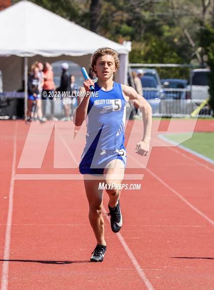 Thumbnail 2 in Kingston Tiger Relays (Boys Morning Races) photogallery.