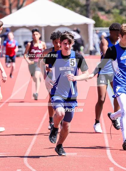 Thumbnail 2 in Kingston Tiger Relays (Boys Morning Races) photogallery.